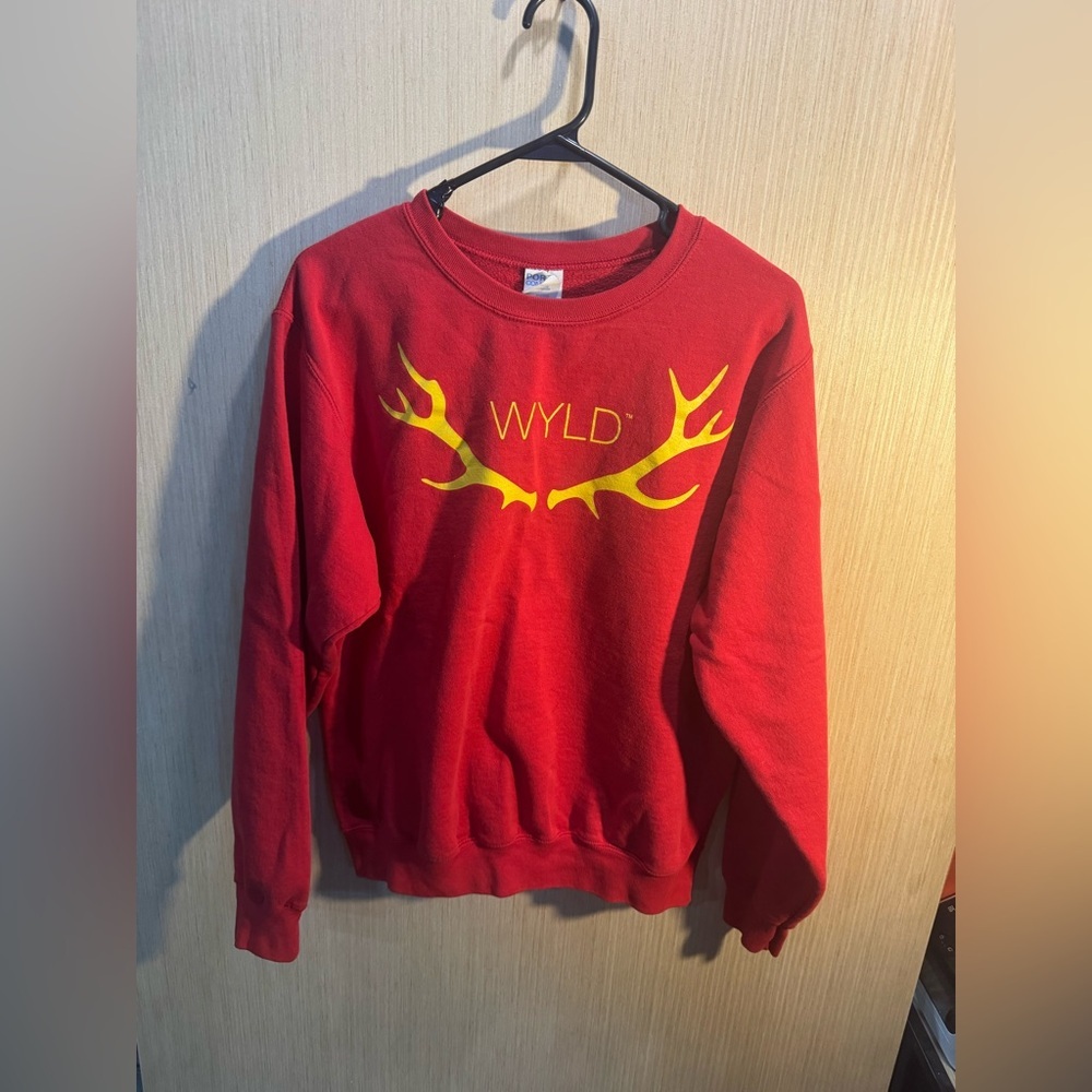 Men’s WYLD Red Sweater with Gold Antler Design Size Medium